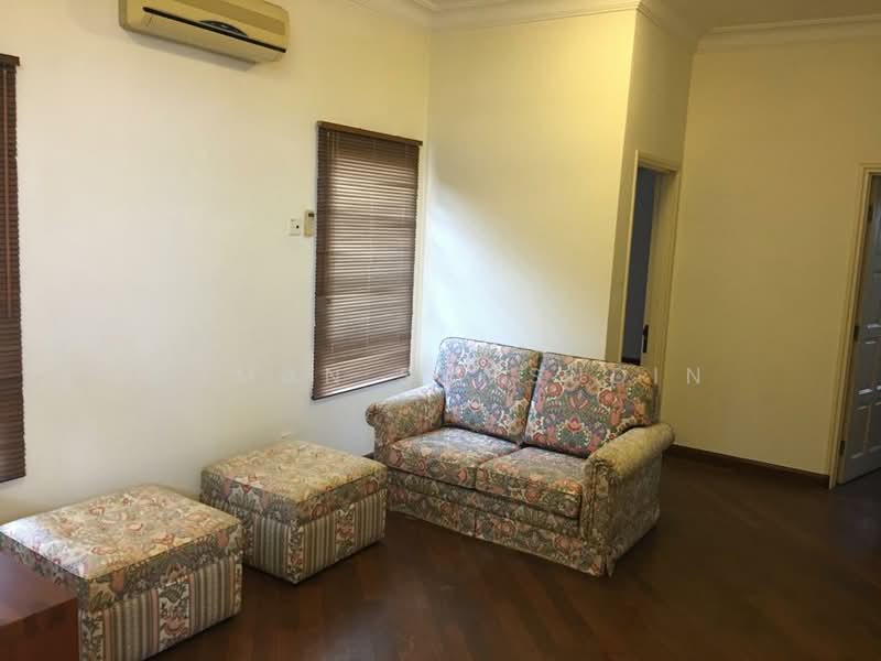 Rumah Banglo untuk Disewa di Shah Alam (Selangor) - Asman Samsudin - Living Room - PropertyGuru.com.my