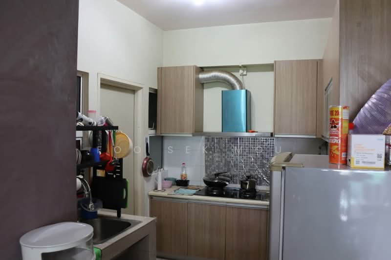 Kondominium untuk Disewa di The Zest @ Kinrara 9 - Foo Sek Mou - Kitchen - PropertyGuru.com.my