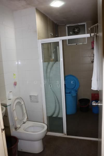 Kondominium untuk Disewa di The Zest @ Kinrara 9 - Foo Sek Mou - Bathroom - PropertyGuru.com.my
