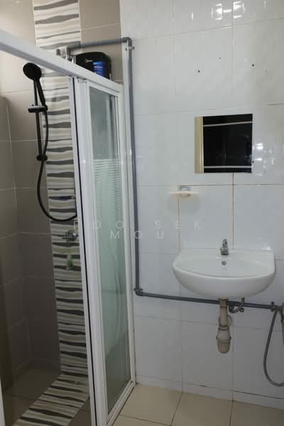 Condominium for Rent at The Zest @ Kinrara 9 - Foo Sek Mou - Bathroom - PropertyGuru.com.my