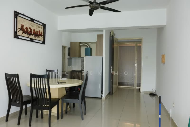 Condominium for Rent at The Zest @ Kinrara 9 - Foo Sek Mou - Dining Room - PropertyGuru.com.my