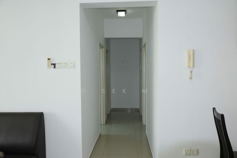 Condominium for Rent at The Zest @ Kinrara 9 - Foo Sek Mou - Corridor - PropertyGuru.com.my
