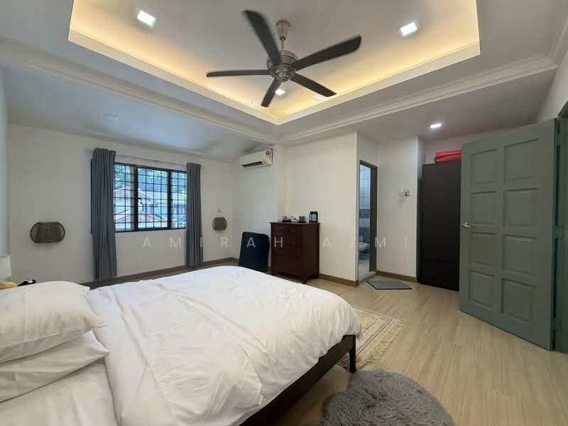 Rumah Teres 2 Tingkat untuk Dijual di Seksyen 4 (Shah Alam) - Amirah Azmi - PropertyGuru.com.my