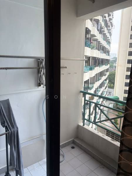 Kondominium untuk Disewa di Sunny Ville Condominium - Gyson Goh - Balcony - PropertyGuru.com.my