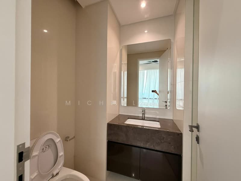 Servis Apartment untuk Disewa di Pavilion Damansara Heights - Michael Ho - Bathroom - PropertyGuru.com.my