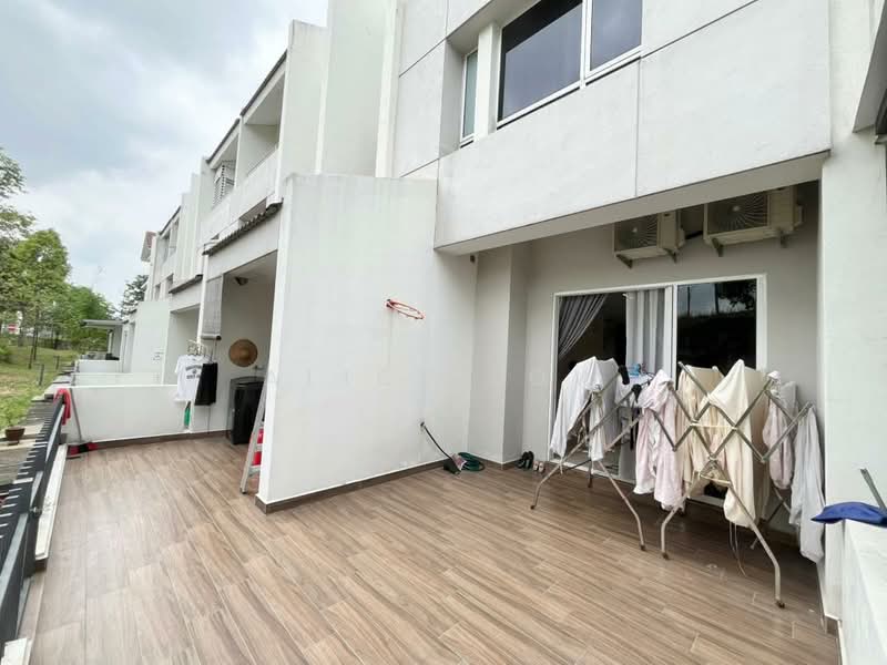 3-storey Terraced House for Sale in Tamansari (Rawang) - Alice Low - Exterior - PropertyGuru.com.my