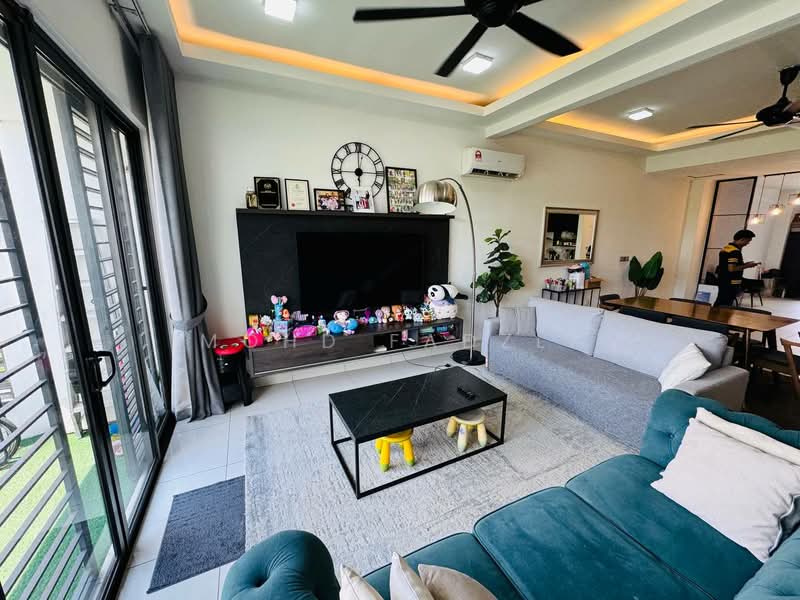 2-storey Terraced House for Sale in Shah Alam (Selangor) - Mohd Fadzli - Living Room - PropertyGuru.com.my