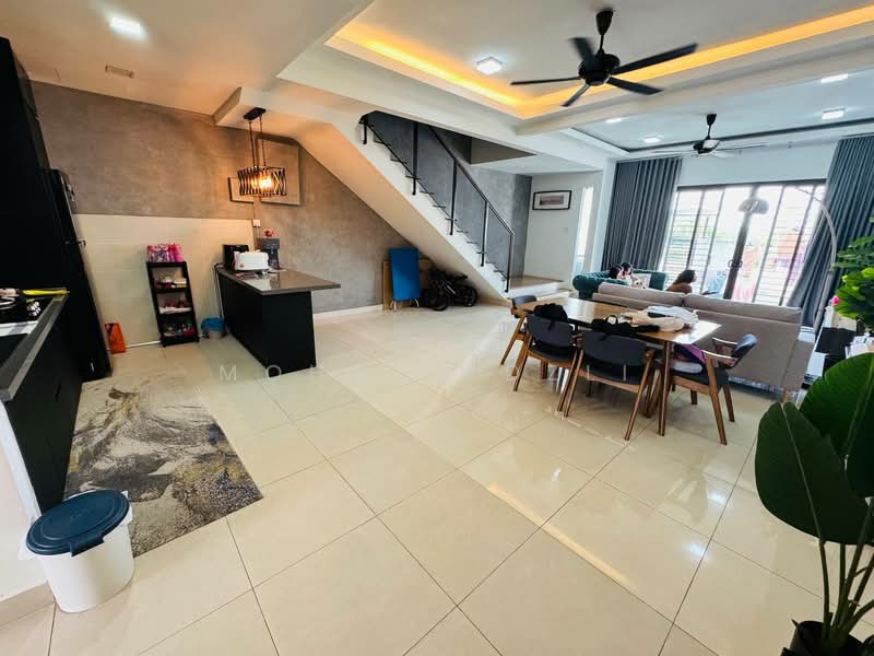 2-storey Terraced House for Sale in Shah Alam (Selangor) - Mohd Fadzli - Living Room - PropertyGuru.com.my