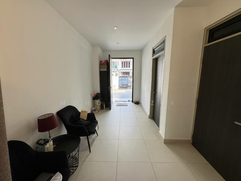 2-storey Terraced House for Sale in Shah Alam (Selangor) - Mohd Fadzli - Entrance - PropertyGuru.com.my
