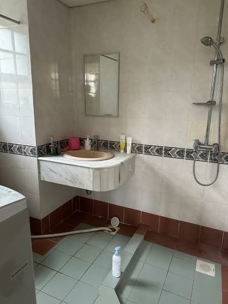 Pangsapuri untuk Dijual di Mawar Apartment - Minz Lee - Bathroom - PropertyGuru.com.my