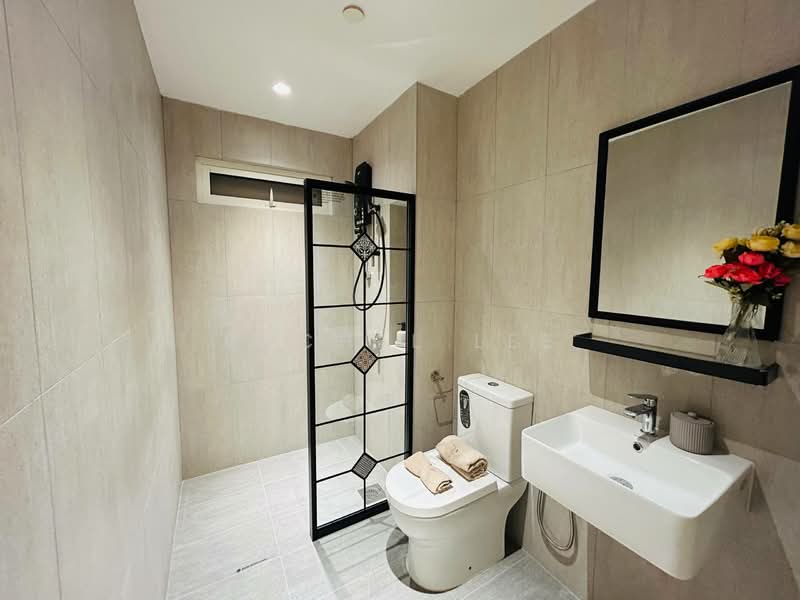 Servis Apartment untuk Dijual di Tuan Straits Residency - Rachel Lee - Bathroom - PropertyGuru.com.my