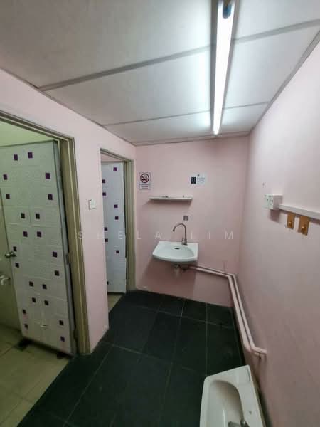 Shop / Office for Sale in Bandar Uda Utama (Johor Bahru) - Shela Lim - Bathroom - PropertyGuru.com.my