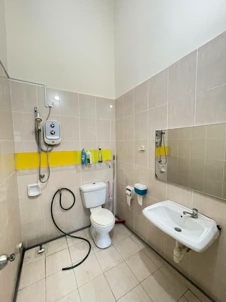 Rumah Teres 2 Tingkat untuk Disewa di Taman Mount Austin (Tebrau) - Lui Lui - Bathroom - PropertyGuru.com.my