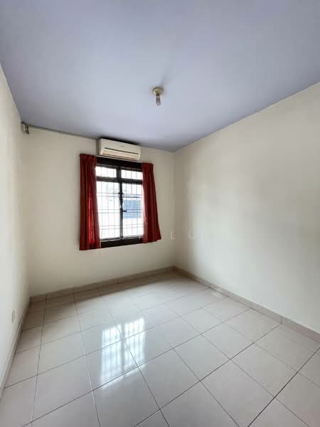Rumah Teres 2 Tingkat untuk Disewa di Taman Mount Austin (Tebrau) - Lui Lui - Bedroom - PropertyGuru.com.my