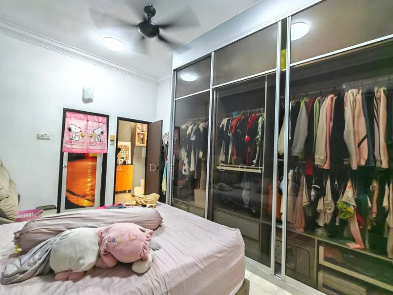 Rumah Teres 1 Tingkat untuk Dijual di Taman Rinting (Masai) - Aiden Goh - Bedroom - PropertyGuru.com.my