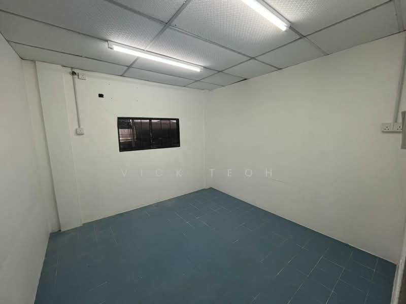 Untuk Disewa - 2sty Bungalow Commercial use Pulau Tikus Homestay Retails