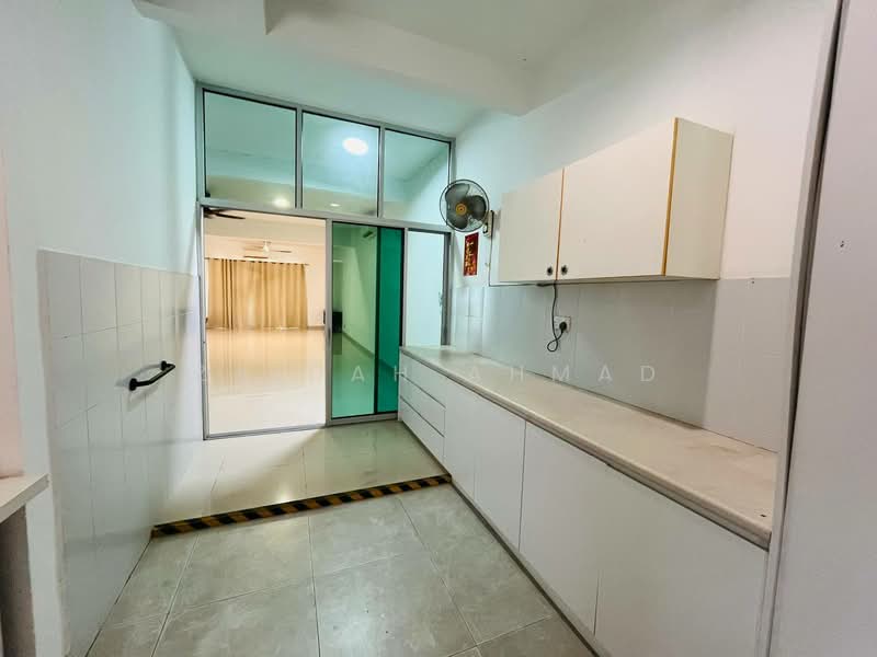 Rumah Teres 2 Tingkat untuk Disewa di Sering Ukay (Ampang) - Zaidah Ahmad - Kitchen - PropertyGuru.com.my