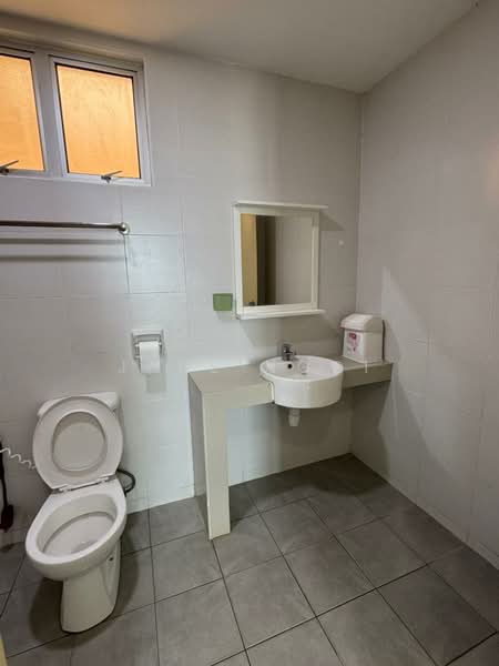 Pangsapuri untuk Dijual di Austin Suites (Permata Austin) - Jane Ngoi - Bathroom - PropertyGuru.com.my