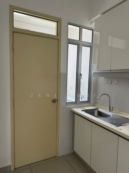 Pangsapuri untuk Dijual di Austin Suites (Permata Austin) - Jane Ngoi - Kitchen - PropertyGuru.com.my