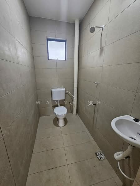 Rumah Teres 2 Tingkat untuk Dijual di Taman Muhibbah (Kulai) - Wayne Ng - Bathroom - PropertyGuru.com.my