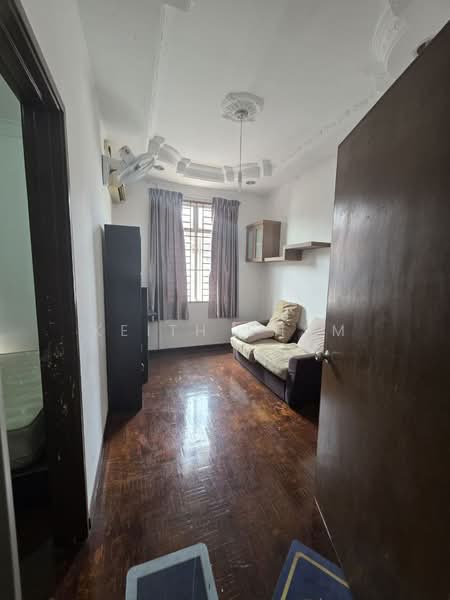 2-storey Terraced House for Sale in Johor Bahru (Johor) - Keith Shum - Living Room - PropertyGuru.com.my