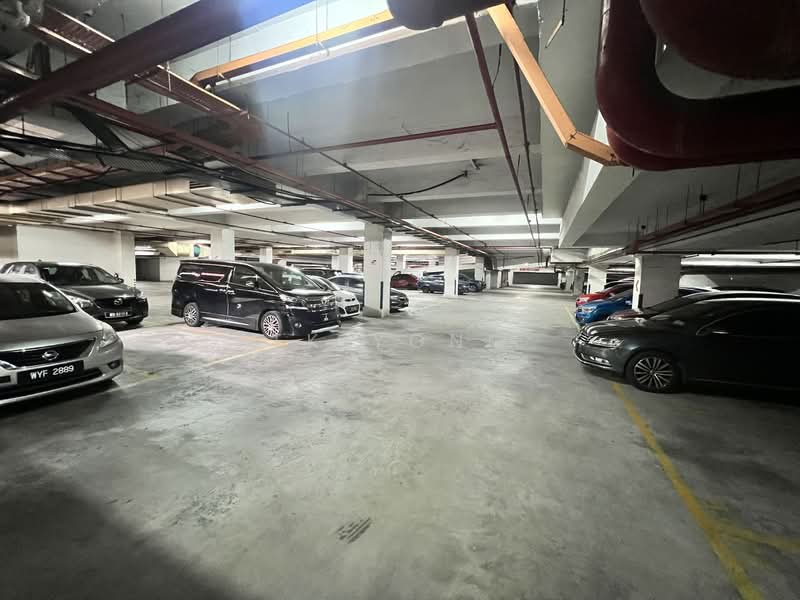 Warehouse for Rent in Bukit Jelutong (Shah Alam) - TK Yong - Car Park - PropertyGuru.com.my