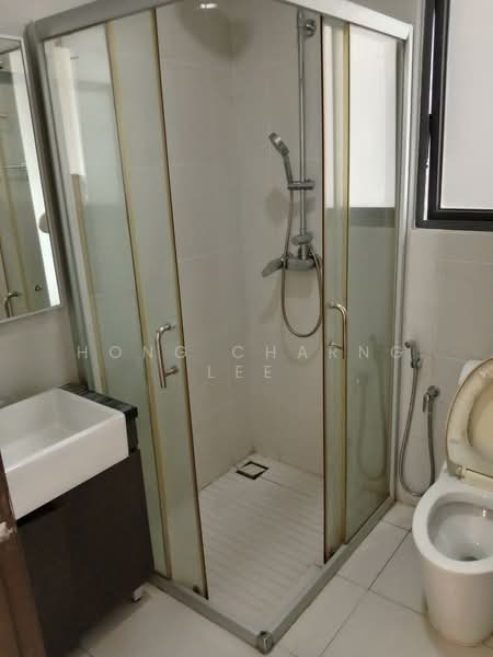 Condominium for Rent at Kings Bay @ Country Garden Danga Bay - Hong Charng Lee - Bathroom - PropertyGuru.com.my