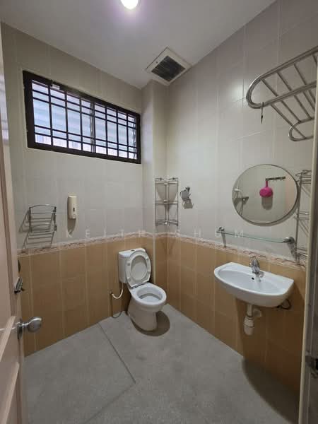 1-storey Terraced House for Sale in Johor Bahru (Johor) - Keith Shum - Bathroom - PropertyGuru.com.my