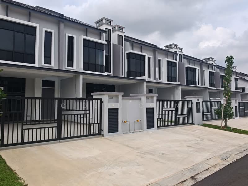 Rumah Teres 2 Tingkat untuk Dijual di Taman Mount Austin (Tebrau) - Gideon Chan - Exterior - PropertyGuru.com.my