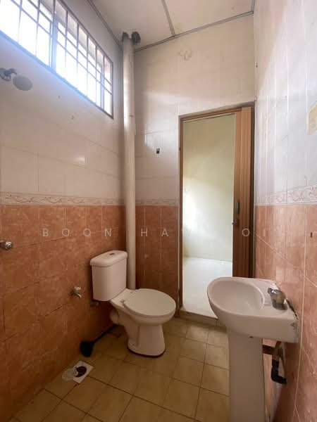 Rumah Teres 2 Tingkat untuk Disewa di Taman Merak Jaya (Simpang Ampat) - Boon Haw Ooi - Bathroom - PropertyGuru.com.my