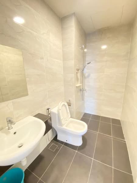 Kondominium untuk Disewa di SKS Pavillion Residences - LZ Lau - Bathroom - PropertyGuru.com.my