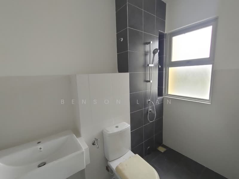 Rumah Teres 2 Tingkat untuk Disewa di Puncak Alam (Selangor) - Benson Lian - Bathroom - PropertyGuru.com.my