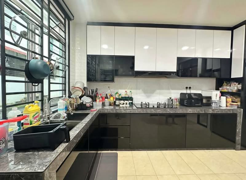 Rumah Teres 2 Tingkat untuk Dijual di Taman Mount Austin (Tebrau) - Phang Elainne - Kitchen - PropertyGuru.com.my