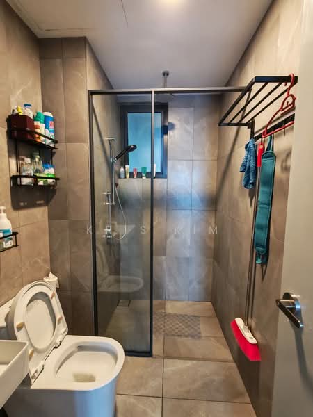 Servis Apartment untuk Disewa di Alira @ Metropark Subang - Kris Kim - Bathroom - PropertyGuru.com.my