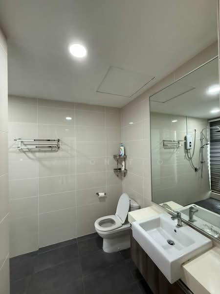 Service Residence for Rent at Southkey Mosaic - Vison Foo - Bathroom - PropertyGuru.com.my