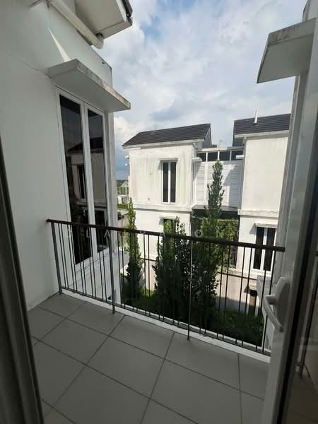 Rumah Teres untuk Disewa di Johor Bahru (Johor) - Claira Ong - Balcony - PropertyGuru.com.my