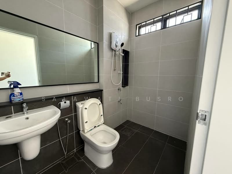 2-storey Terraced House for Sale in Elmina (Shah Alam) - Salawati Busro - Bathroom - PropertyGuru.com.my