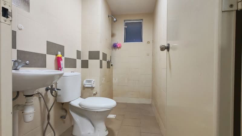 Apartment for Sale at Pangsapuri Seri Mutiara - Azmi . - PropertyGuru.com.my