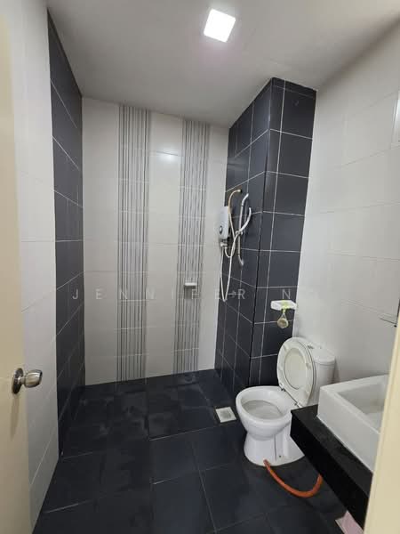 Pangsapuri untuk Dijual di Horizon Residence (Dwi Mutiara) - Jennifer Ng - Bathroom - PropertyGuru.com.my