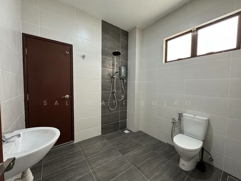 2-storey Terraced House for Sale in Alam Impian (Shah Alam) - Salawati Busro - Bathroom - PropertyGuru.com.my