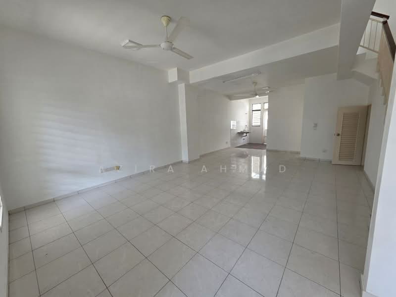 2-storey Terraced House for Sale in Hulu Langat (Selangor) - Azira Ahmad - Living Room - PropertyGuru.com.my