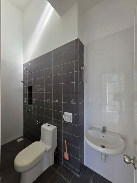 2-storey Terraced House for Sale in Hulu Langat (Selangor) - Azira Ahmad - Bathroom - PropertyGuru.com.my
