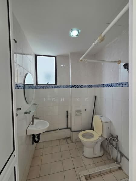 Kondominium untuk Disewa di Glen View Villa - Loh KC - Bathroom - PropertyGuru.com.my