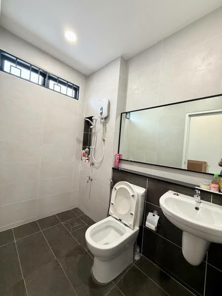2-storey Terraced House for Sale in Elmina (Shah Alam) - Salawati Busro - Bathroom - PropertyGuru.com.my