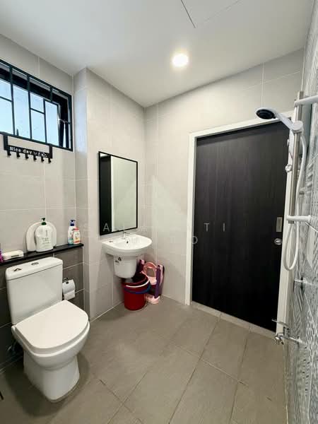 2-storey Terraced House for Sale in Elmina (Shah Alam) - Salawati Busro - Bathroom - PropertyGuru.com.my