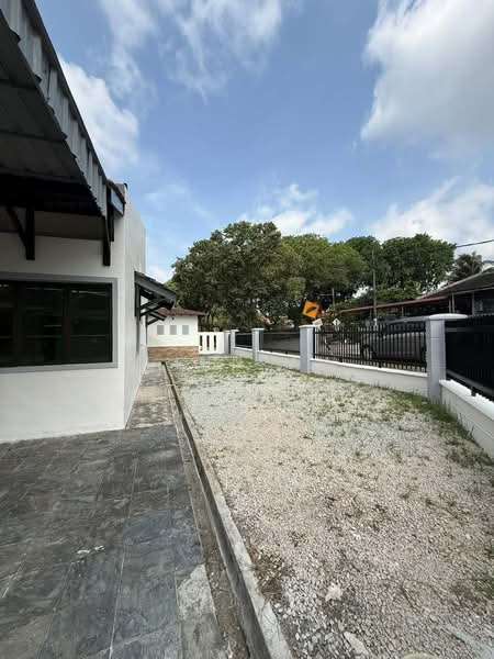 Rumah Teres 1 Tingkat untuk Dijual di Taman Air Biru (Pasir Gudang) - Finn Aw - Exterior - PropertyGuru.com.my