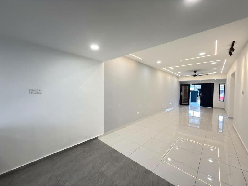 1-storey Terraced House for Sale in Taman Desa Skudai (Skudai) - Janlly Jong - Living Room - PropertyGuru.com.my