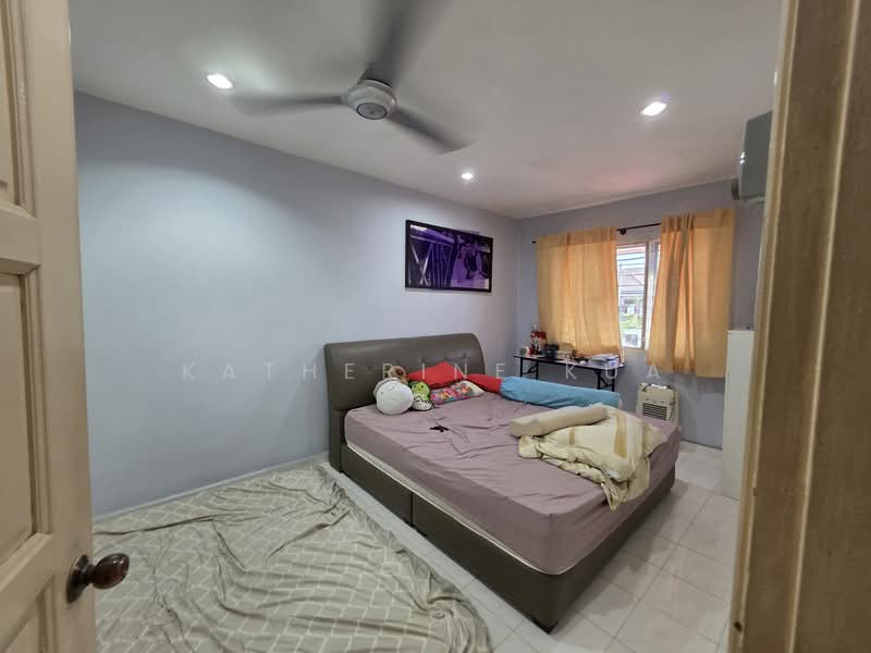 Rumah Teres 2 Tingkat untuk Dijual di Usj 6 (Subang Jaya) - Katherine Kua - Masterbedroom - PropertyGuru.com.my