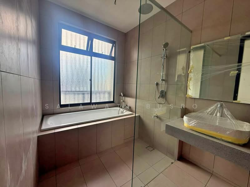 Rumah Berkembar untuk Dijual di Elmina (Shah Alam) - Salawati Busro - Bathroom - PropertyGuru.com.my