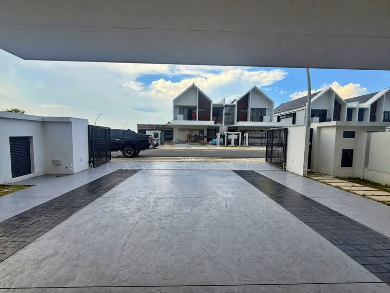 Rumah Berkembar untuk Dijual di Elmina (Shah Alam) - Salawati Busro - Exterior - PropertyGuru.com.my